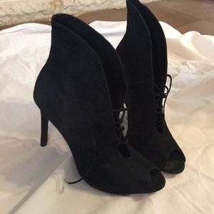 SCHUTZ LACE UP BOOTIES SIZE 9 GENTLY WORN